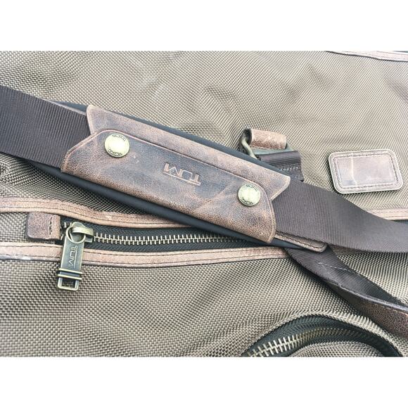 TUMI Alpha Bravo Everett Weekender Essential Tote 2 Way Shoulder Bag in Brown - Picture 6 of 8